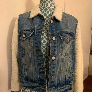 2/$25 Forever21 Jean jacket /Sherpa sleeves